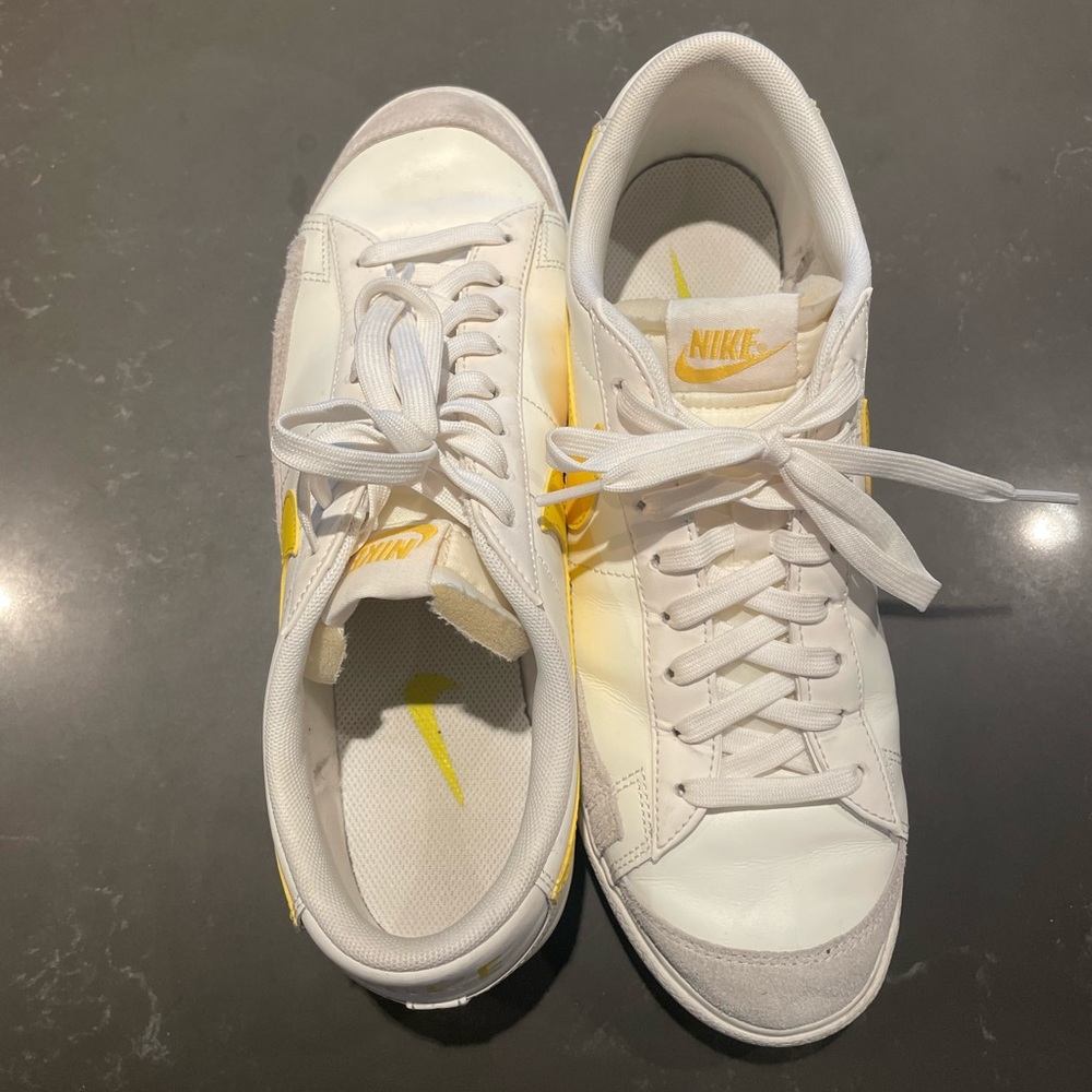 Nike Blazer Low Platform Yellow - Picture 3 of 5
